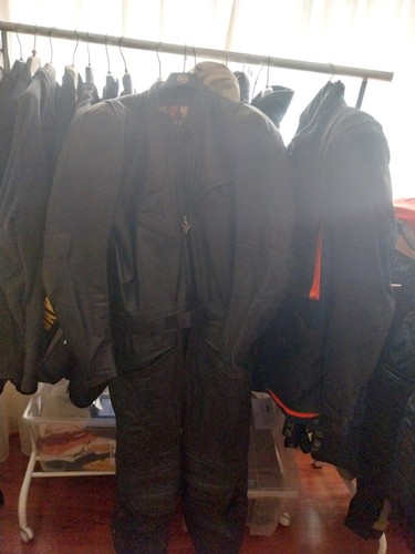 Coppia tute pelle - pelle, dainese
